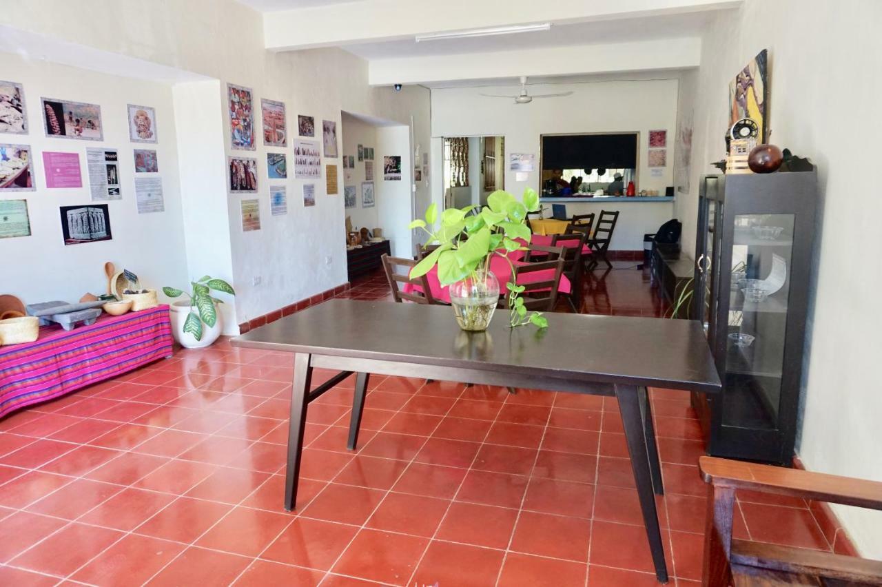 Отель Casa Valentina Boutique Вальядолид Экстерьер фото